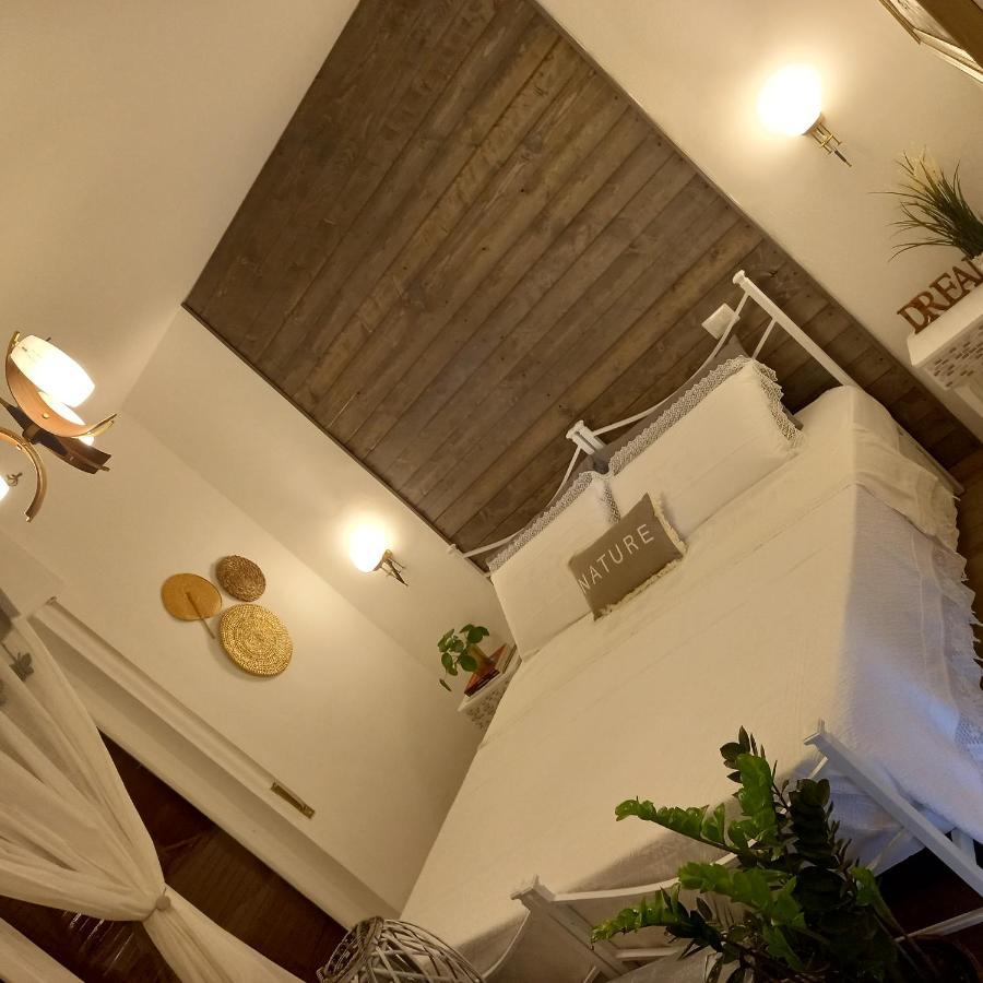 Casa Fiorita 22 Porto Ceresio Apartment Bagian luar foto