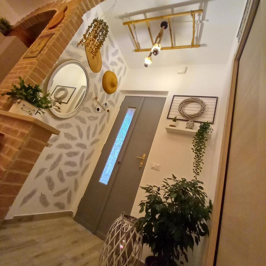 Casa Fiorita 22 Porto Ceresio Apartment Bagian luar foto