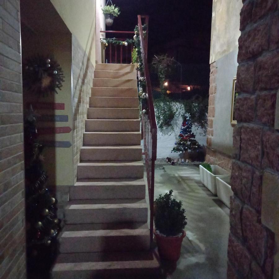 Casa Fiorita 22 Porto Ceresio Apartment Bagian luar foto
